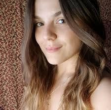 Vicki Clements's Instagram, Twitter & Facebook