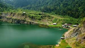 Karena banyak warga yang merasa terganggu akibat penggalian, penambangan tersebut. Curug Rahong Dan Danau Quarry Jayamix Keindahan Di Tengah Kerusakan Rumpin Bogor