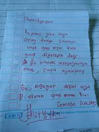 Awalnya daku agak tercenung sebab sudah lama juga tidak berurusan dengan hal hal berbau pendidikan. Pesan Kesan Wandaphiisari