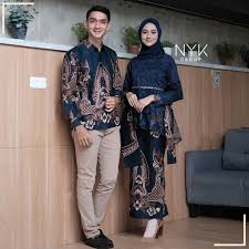 May 20, 2021 · 10 ide baju kondangan mewah ala iis dahlia, banyak inspirasi gaun! Harga Kebaya Couple Modern Terbaik Batik Pakaian Wanita Juli 2021 Shopee Indonesia