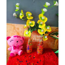 Kreasi bunga meja dari plastik kresek ini pun bisa dipadukan dengan bahan bekas lainnya seperti sedotan, dan yang nah untuk lebih lengkapnya mengenai ide kreatif bunga meja dari plastik, berikut tutorial cara menghias bunga plastik untuk hiasan ruang tamu lengkap beserta gambarnya. Bunga Hias Anggrek Palsu Dari Plastik Kresek Terbaru Agustus 2021 Harga Murah Kualitas Terjamin Blibli