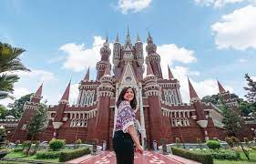 Daftar tempat wisata di jakarta pusat, barat, selatan, utara dan timur yang instagramable terbaru dan hits ini sering dikunjungi wisatawan. 17 Tempat Wisata Di Jakarta Timur Yang Sedang Hits Dikunjungi
