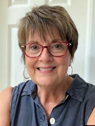 I am 64 years old, finally i've changed my look . i don't know if it suits  me or not. Constructive criticism welcome thank you very much. ❤️😍