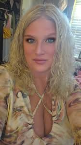 I need a girlfriend who wants to be my girlfriend