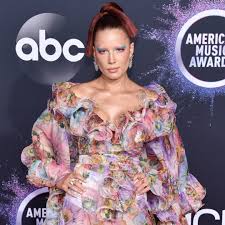The great collection of halsey 2019 wallpapers for desktop, laptop and mobiles. How Halsey Found Happiness After A Heartbreakingly Tough Path To Fame E Online Deutschland