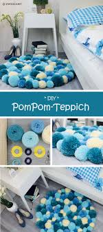 Pompom Teppich In Verschiedenen Blautonen Selber Machen Detallierte Step By Step Anleitung Diy Rug Pom Pom Rug Home Diy