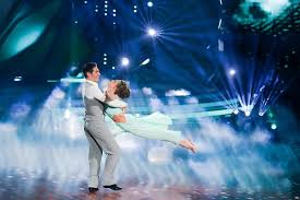 Ich glaube, dass laura heute gehen muss. Lets Dance 06 03 Laura Muller Bricht Vor Jury In Tranen Aus Express De