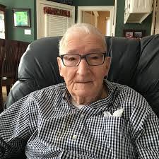 Earline Thomas's Instagram, Twitter & Facebook