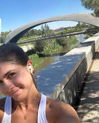 Checking in with the last couple of juniors abroad 🥁🥁🥁 Midfield #5