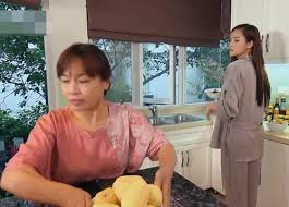 Sau đó, cô nhắc dũng chuẩn bị tinh thần mà ăn đòn. M5oxeqohzdflvm