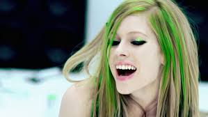 To neutralize your green tones, simply apply your regular hair dye color with a secondary color number of six. Hd Wallpaper Avril Lavigne Women Open Mouth Green Hair Blonde Celebrity Wallpaper Flare