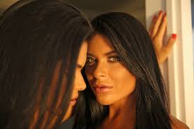 Após noivado no carnaval, namoro de Fran Petersen e Luana Caettano chega ao  fim