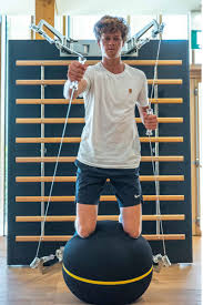 Read the latest jannik sinner headlines, all in one place, on newsnow: Young Tennis Star Jannik Sinner Teams Up With Technogym To Strive To The Top