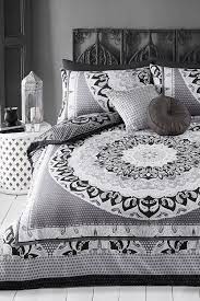 The right sheets really do make all the difference between a good nights rest and a night full of tossing and turning. Paisley Mandala Double Duvet Set Boohoo Uk
