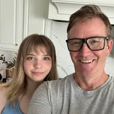 Surprised the bird wasn't worried about the gator