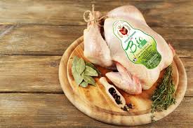 Poulet Bio Halal Selectionne Par Les Delices De Lilya Le Poulet Biologique De Souche Rustique Traditionnelle A Croissance Len Poulet Bio Alimentation Poulet