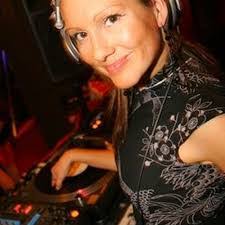 Michelle Coe's Instagram, Twitter & Facebook