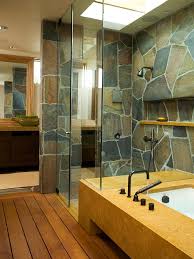 Kamar mandi minimalis memang difavoritkan khususnya bagi yang memiliki lahan sempit. Desain Kamar Mandi Lantai Batu Radea
