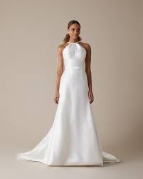 So if you're looking for comfort over style, you might want to chose a trumpet or fit and flare. Abvnn9sscear9m