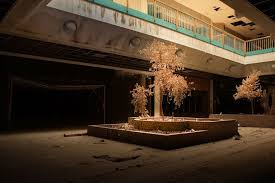 If You Think Black Friday Shopping Is Scary You Have To See These Abandoned Mall Pics Refinery29 Http Www Refinery29 Abandoned Malls Dead Malls Abandoned