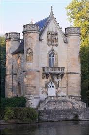 Chateau De Chantilly France French Castles Castle Castle House