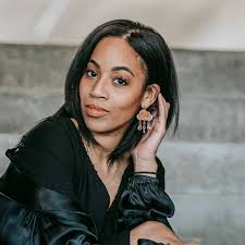 Tracey Phipps's Instagram, Twitter & Facebook