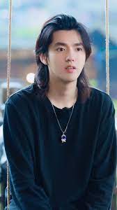 Celebrities my boys singer kris wu music artists my handsome man kim joon myeon wu yi fan handsome men. Krisbar Kriswu20xxsoar On Twitter 210118 Kris Wu Kriswu Missing Fanfan With Long Hair Morning Meigeni Cr Logo Kriswu