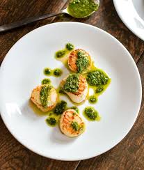 Pan Seared Scallops With Arugula Pesto Rezept Om Nom