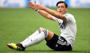 Shot 3 *taken with my cell. Toni Kroos Arab News
