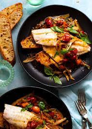 Acqua Pazza Italian Poached Fish Recipe In 2021 Recipetin Eats Poached Fish Recipes