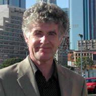 American Professor Speaks with HSE Students Online about Media Imperialism  — HSE University