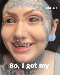 She has her EYEBALLS tattooed 😳 😳