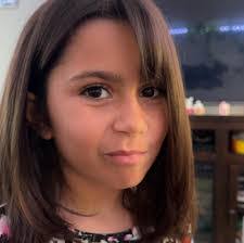 Samantha Loucks's Instagram, Twitter & Facebook