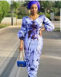 Copiilor li se oferă echipamente auxiliare. 460 Idees De Bazin En 2021 Mode Africaine Robe Africaine Mode Africaine Robe