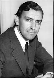 Amazon.com: Vintage photo of Stephen Barry Jones, in a portrait, sitting. :  לבית ולמטבח