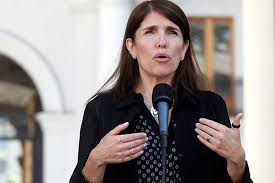 Jun 13, 2021 · aunque partió muy abajo en en los primeros recuentos, claudio orrego logró remontar y convertirse finalmente en el primer gobernador de santiago. Gobierno Acusa A Pinera De Proponer Obras Ya Ejecutadas Por Bachelet Y Le Pide Honestidad La Tercera