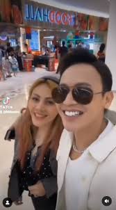 After breaking up with Eva Manurung, now he is holding his child, here are  9 intimate portraits of Jordan Ali and Febby Carol