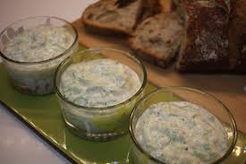 Tzatziki Au Concombre Specialite De Grece Mesdelices Fr Tzatziki Concombre Alimentation