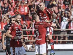 Puluhan buku kepelatihan dari bali united untuk masa depan pelatih lokal bali. Bangkit Dari Keterpurukan Di Afc Cup Bali United Perkasa Atas Mu Liga Olahraga