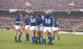 Maradona viajó al mundial en españa en 1982, pero no consiguió ser la estrella clave de la copa. El Mundial De Espana 82 En Diez Detalles Ultimas Noticias De Deportes Cadena Ser