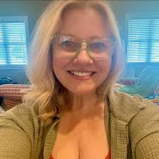 I know it's a little late to post, but I love this love letter from Queen  Billie-Violet.