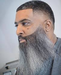 Qu'en pensez vous de rajeunir de 5 ans en 5 minutes ? 36 Coiffures Homme De 50 Ans Pour 2021 Coiffure Homme 50 Ans Coiffure Coiffure Homme