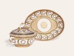 Studio saxe aporta formas estructurales a ideas inspiradas en la naturaleza. Centuries Of Style Silver European Ceramics Portrait Miniatures And Gold Boxes