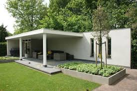 Like How They Ve Finished The Bottom Of The Posts With Patio Slabs Gartenhaus Mit Terrasse Gartendach Garten Unterstand