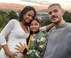 Matt pokora partage des photos torse nu et en plein entraînement, les internautes bluffés par sa métamorphose. Christina Milian S Boyfriend Matt Pokora Faces Backlash From Some Fans After They Believe He Compared Her Daughter S Hair To The Microbe Emoji The Shade Room