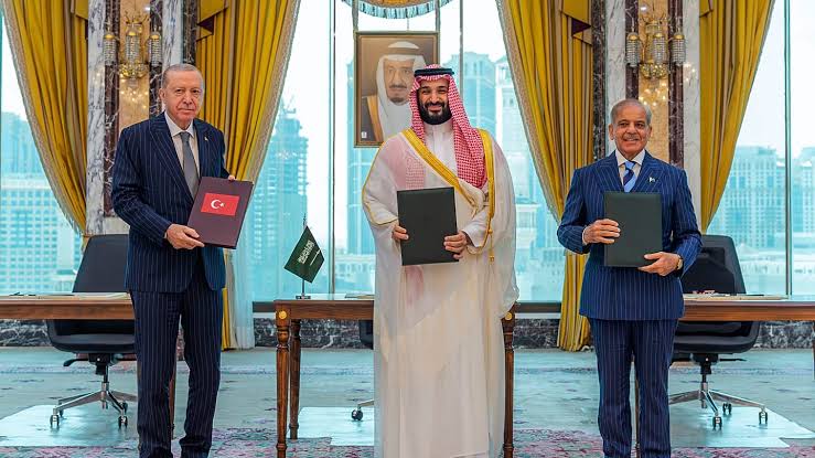 Military officials representing Saudi Arabia, Turkey, and Pakistan during a strategic defense dialogue.