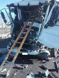 Sul posto il 118 con ambulanza infermierizzata ed elicottero che ha soccorso i feriti e portato una persona all'ospedale di borgo trento. Scontro Tra Tir In A1 Verso Milano Un Morto Traffico Regolare Dopo Le Lunghe Code Fino A Piacenza Sud Liberta Piacenza