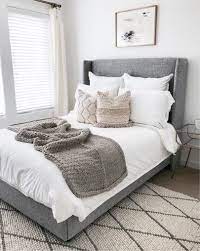 40 Grey And White Bedroom Ideas Decoholic Small Guest Bedroom Modern Guest Bedroom Guest Bedroom Design