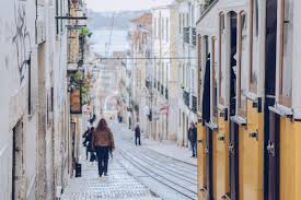 Achieve independence, provide for oneself. L Ambassade Du Maroc A Lisbonne Prend Les Dispositions Necessaires Pour Subvenir Aux Besoins Des Marocains Non Residents