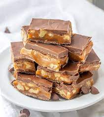Triple Treat Chocolate Caramel Candy Bars Recipe Chocolate Chip Granola Bars Healthy Chocolate Chip Chocolate Caramels
